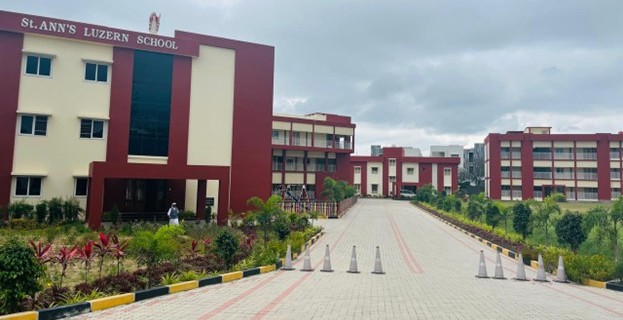 St. Ann's Luzern School Slide 3